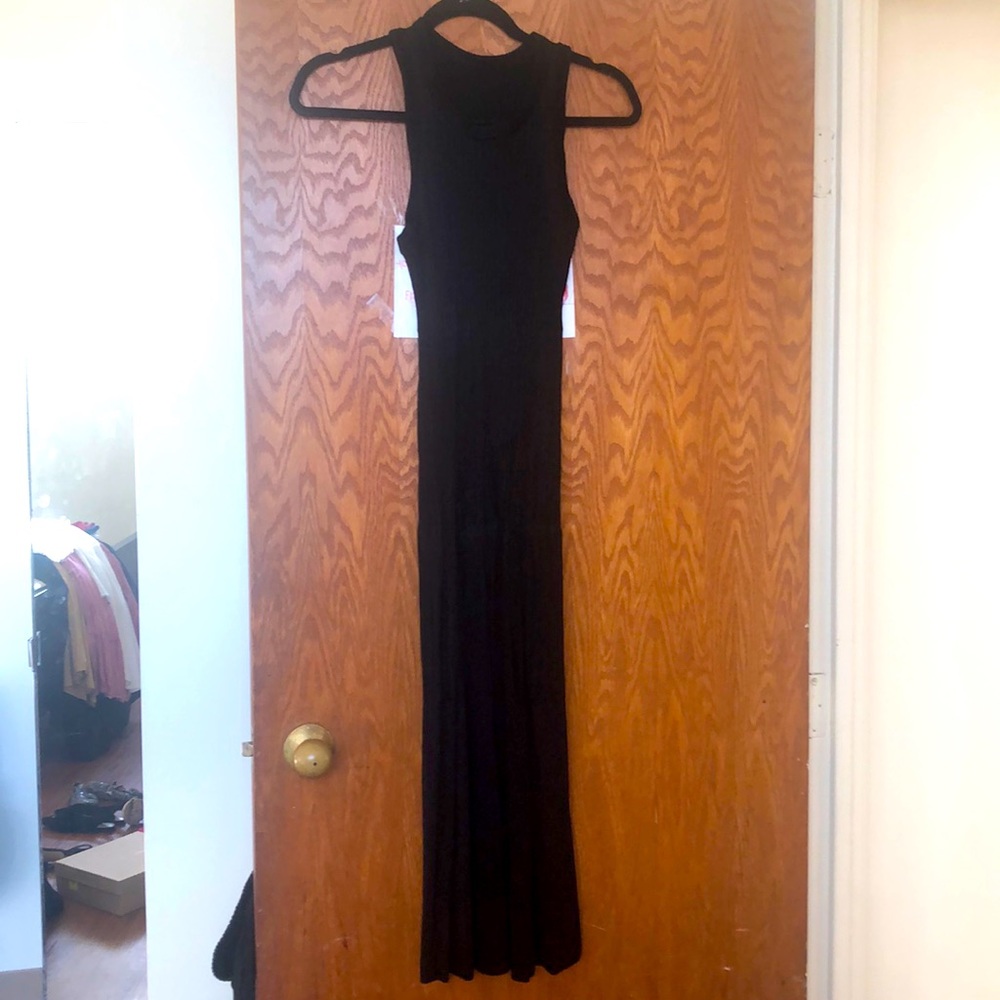 Midi fitted black dress